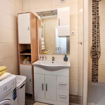 Apartman Lopez Pintar דירה *