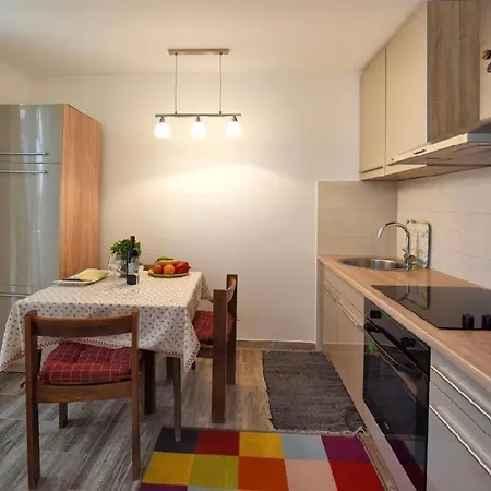 Apartman Lopez Pintar Apartment *
